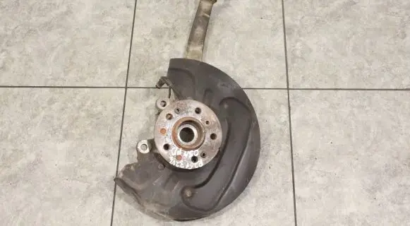 Front wheel hub