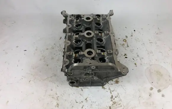 Porsche Macan (95B) Engine head 946104106AR