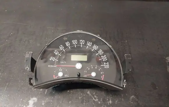 Volkswagen New Beetle Speedometer (instrument cluster) 1C0920800C