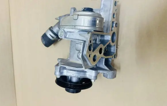 Toyota RAV 4 (XA40) Water pump 2241000432