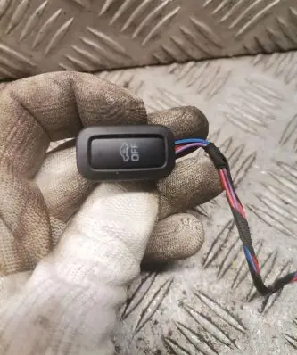 Volkswagen Touran II Alarm switch 6q0962109b
