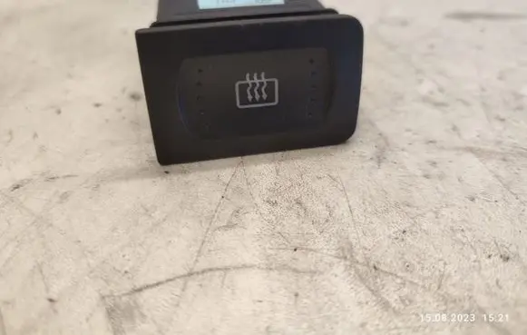 Volkswagen Golf IV Windscreen/window heater switch 1J0959621C