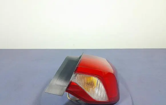 Ford Focus Rear/tail lights JX7B13404DF