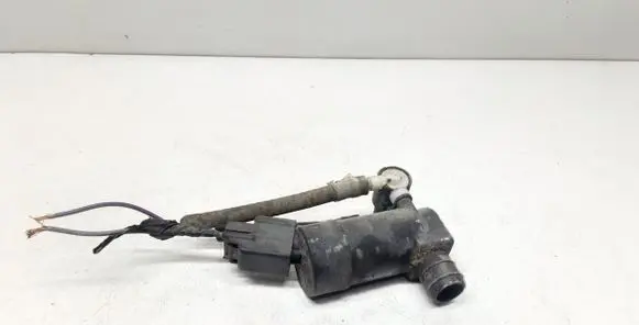 Volvo V70 Windscreen/windshield washer pump