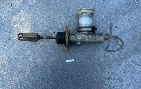 Nissan Patrol 160 Clutch master cylinder 30610C6001 30610C7300