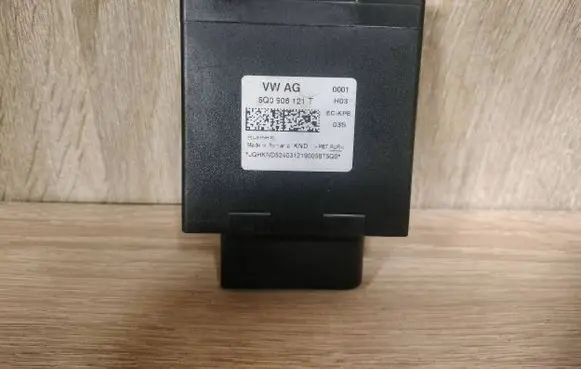 Skoda Octavia Mk4 Fuel level meter relay 5Q0906121T