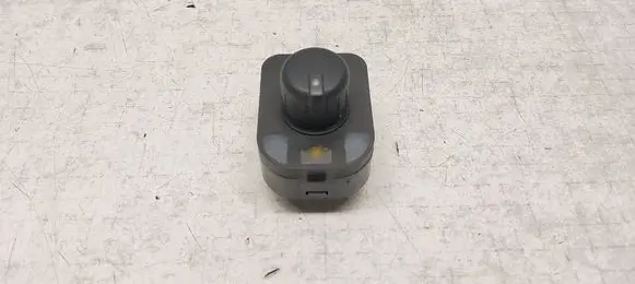 Audi A4 S4 B6 8E 8H Wing mirror switch 8E0959565