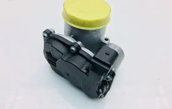 Volkswagen Jetta VI Throttle valve 04E133062A