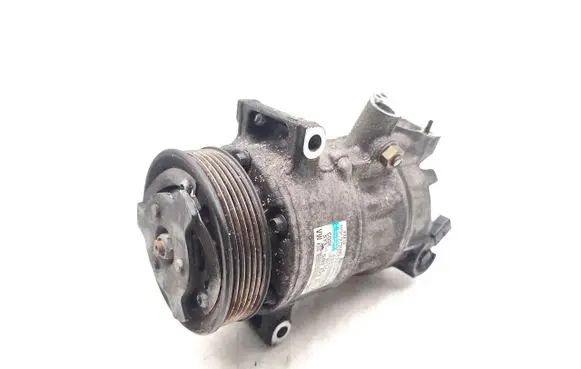 Volkswagen Golf VI Air conditioning (A/C) compressor (pump) 5N0820803H