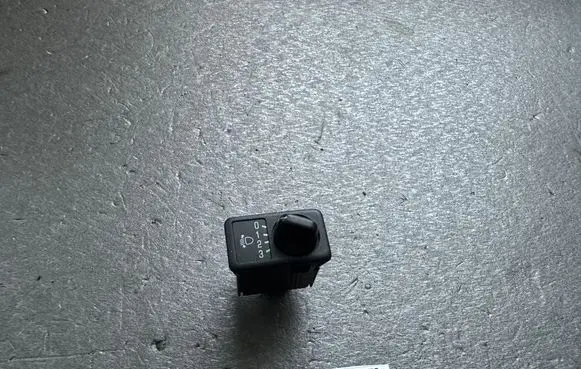 Nissan King Cab, Navara Headlight level height control switch 251905L300