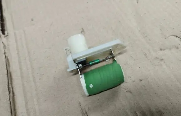 Jeep Renegade Coolant fan relay M51002200