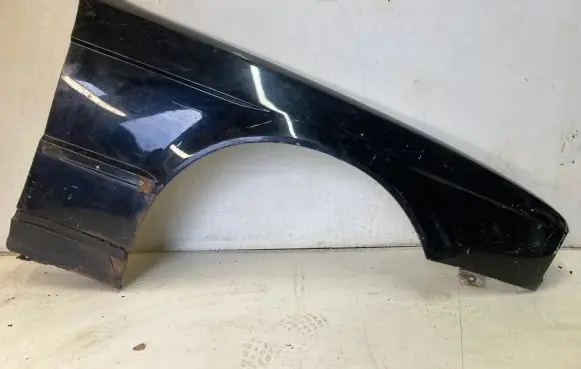 BMW 5 E34 Fender