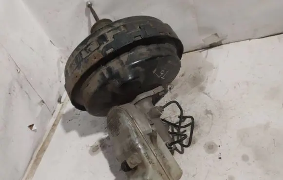 Volkswagen Multivan T5 Brake booster 7H0612101H