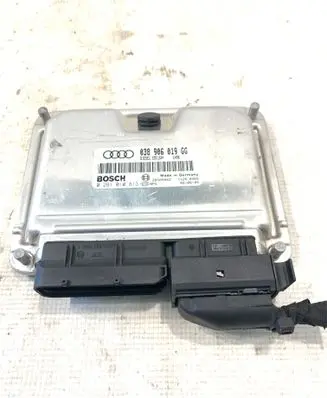 Audi A4 S4 B6 8E 8H Engine control unit/module 038906019GG 0281010813 28SA5462
