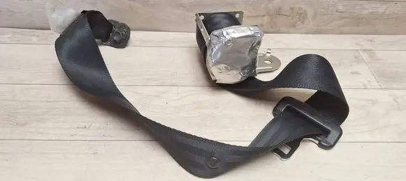 Toyota Auris 150 Rear seatbelt 0435193