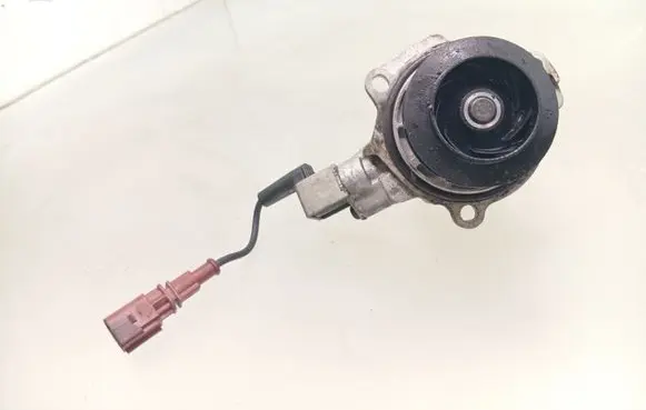 Volkswagen Golf VII Water pump 04L907284