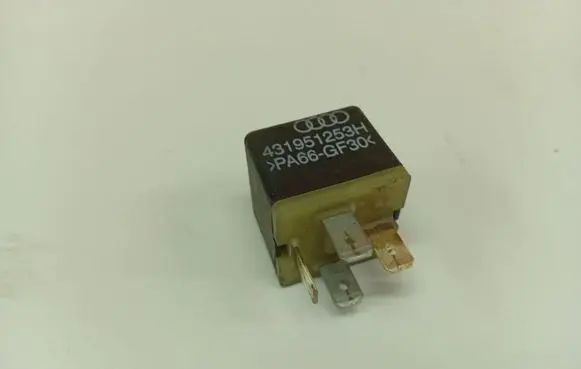 Audi A4 S4 B5 8D Other relay 431951253H