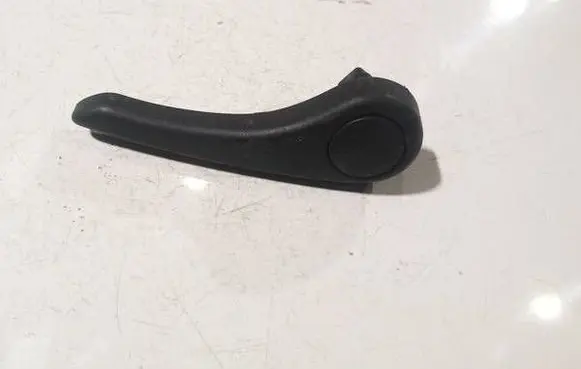 Renault Clio III Seat adjustment knob 5175504