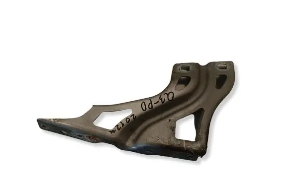 Audi Q3 8U Fender mounting bracket 8U0821136 ZL908L
