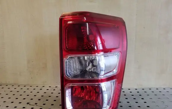 Suzuki Grand Vitara II Rear/tail lights 22059079