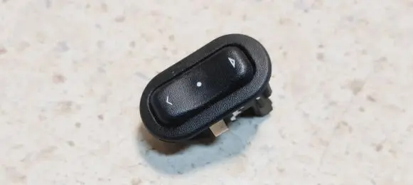 Opel Zafira A Electric window control switch 13363100 90561388