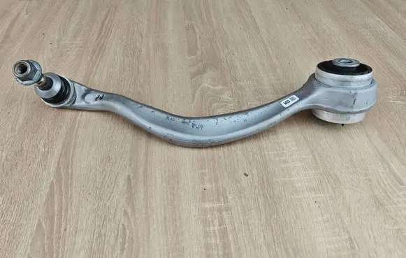 BMW X6 G06 Front lower control arm/wishbone 6893550