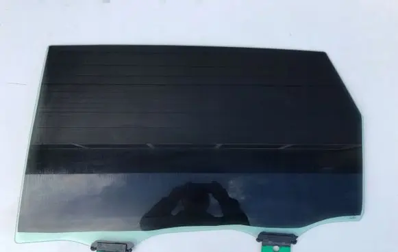 Audi Q7 4M Sliding door window/glass 4M0845025