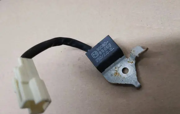 Toyota Avensis T250 Sensor 9008088002