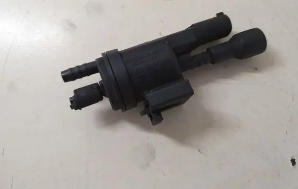 Mercedes-Benz E W212 Valve vacuum 0025401497