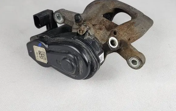 Nissan Qashqai Rear brake caliper 32353310C