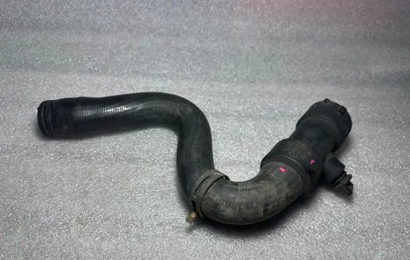 Audi A8 S8 D2 4D Engine coolant pipe/hose 4D0121055E