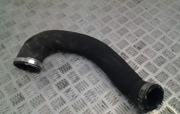 Coolant pipe/hose