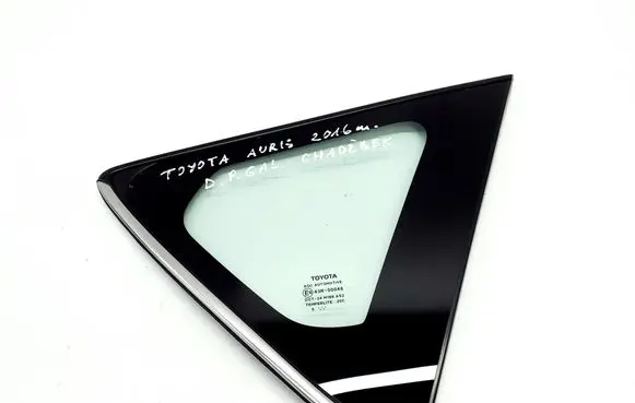 Toyota Auris E180 Rear side window 