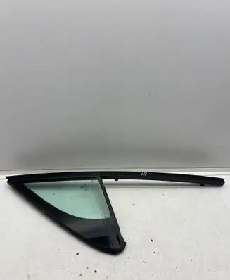 Audi Q7 4M Front door vent window glass four-door 4M0845113A