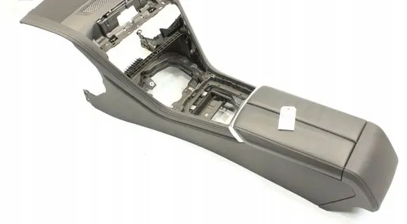 BMW 8 G15 Center console