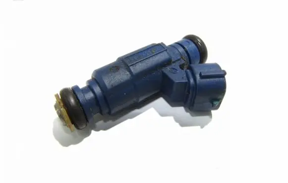 Hyundai i30 Fuel injector 353102B000