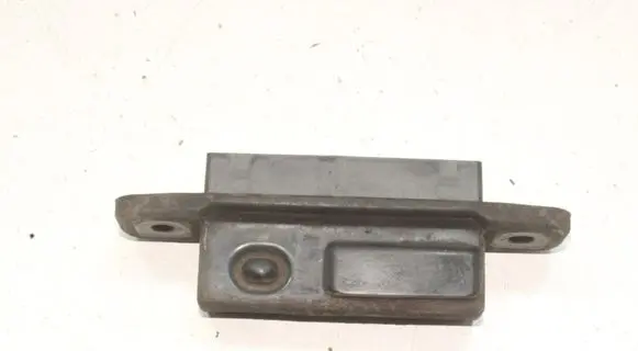 Toyota Prius+ (ZVW40) Tailgate/boot open switch button 