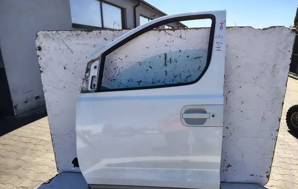 Hyundai H-1, Starex, Satellite Front door 