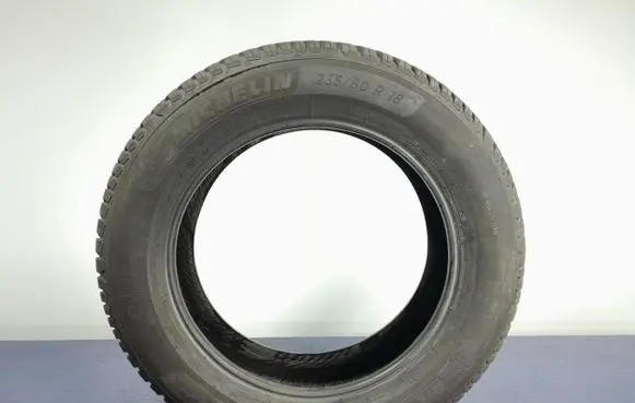 Land Rover Range Rover Evoque L538 R17 C winter tire 3528704008827