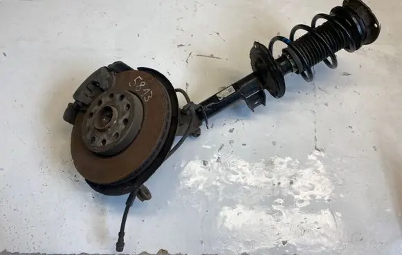 Volkswagen Golf VII Front wheel hub 5Q0255P 5Q0615105DH