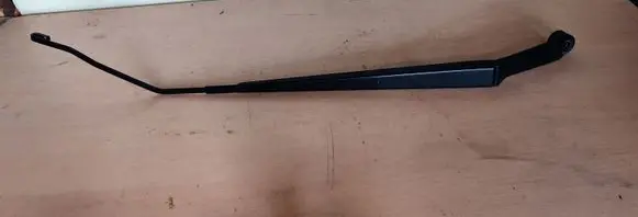 Suzuki SX4 Front wiper blade arm 7218