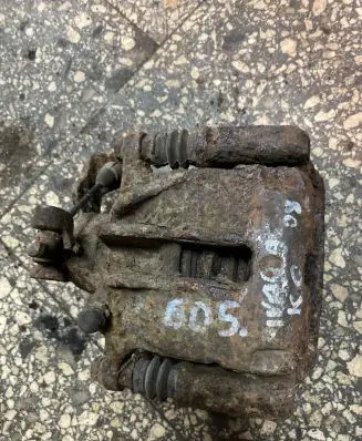 Opel Vivaro Rear brake caliper