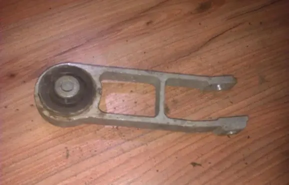 Fiat Bravo - Brava Engine mount bracket