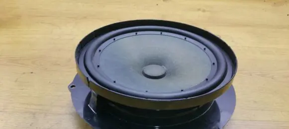 Skoda Superb B6 (3T) Rear door speaker 3T0035411A