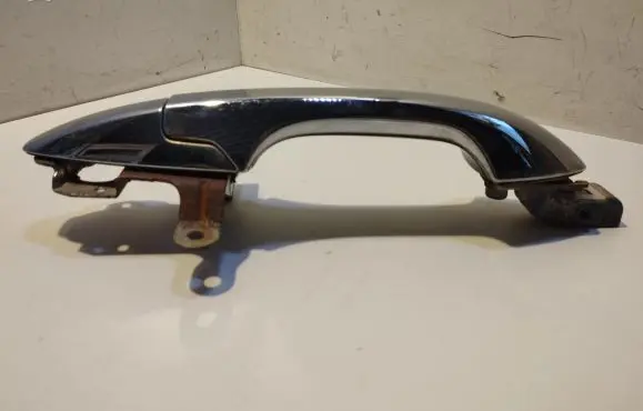Honda CR-V Front door exterior handle