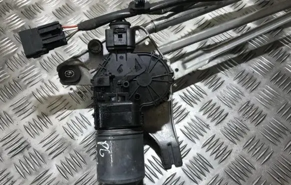Peugeot 207 Wiper motor 0390241931