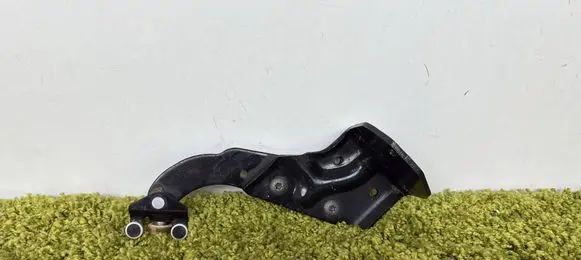 Mercedes-Benz Vito Viano W447 Sliding door lower roller guide/hinge A4477601547 4477601547