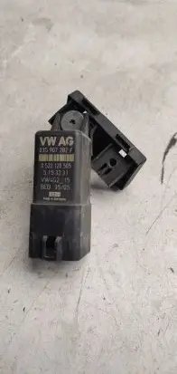 Volkswagen Golf Plus Glow plug pre-heat relay 03G907282A