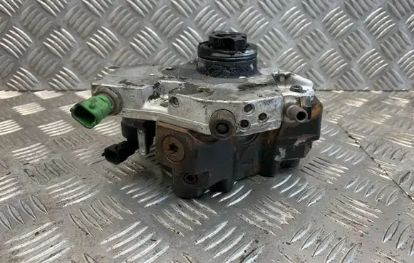 Volvo XC90 Fuel injection high pressure pump 0445010111