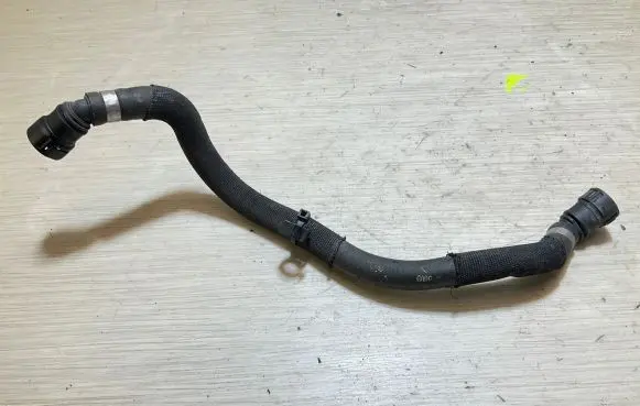 Volvo XC40 Engine coolant pipe/hose 32230239 8888964791